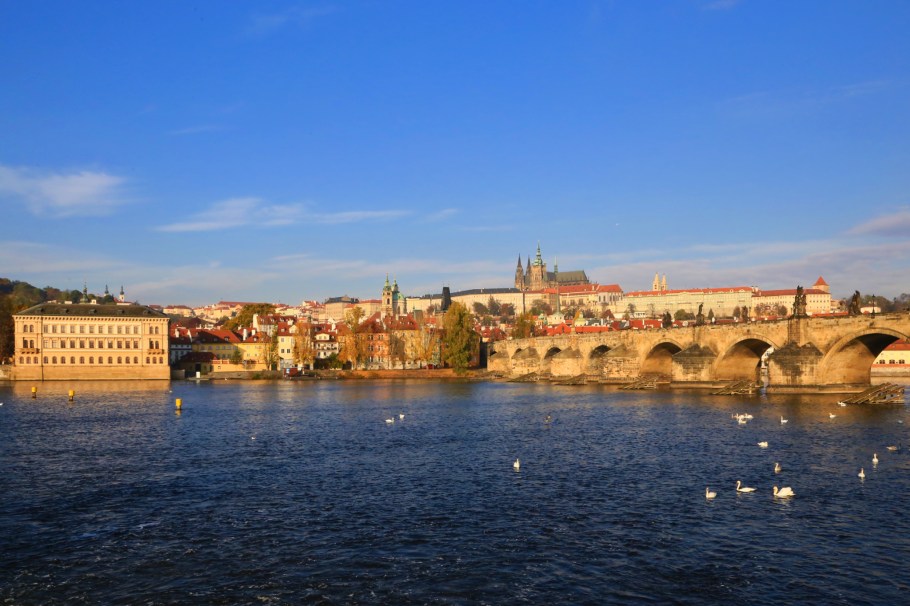 Socha Bedřicha Smetany, Charles Bridge, Vltava river, Moldau, Petrin, Prague, Praha, Czech Republic, fotoeins.com
