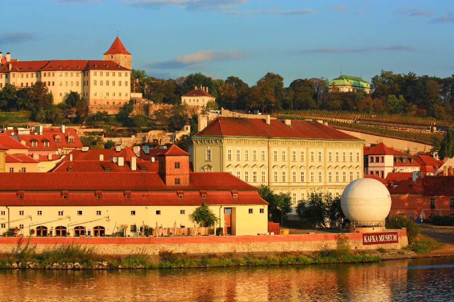 Vltava river, Moldau, Lesser Quarter, Prague, Praha, Czech Republic, fotoeins.com