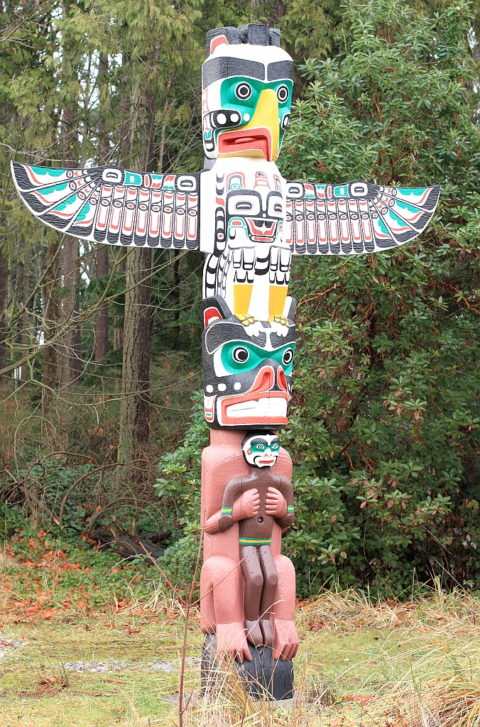 Totem poles at Brockton Point, Stanley Park, Vancouver, BC, Canada, fotoeins.com