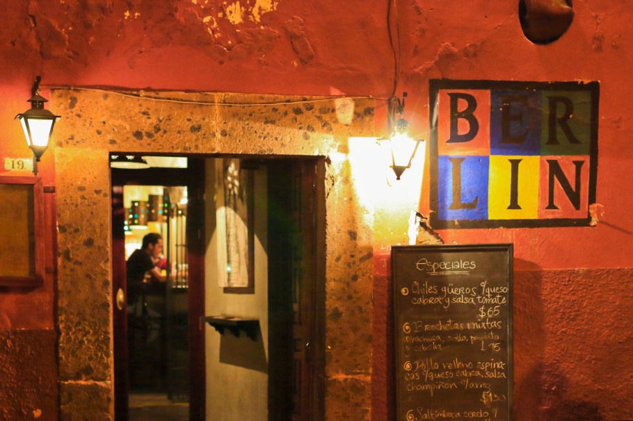 Berlin Bar and Bistro, San Miguel de Allende, Estado Libre y Soberano de Guanajuato, Mexico, myRTW, fotoeins.com