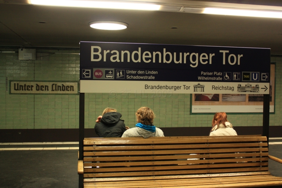 S-Bahn Brandenburger Tor, formerly Unter den Linden