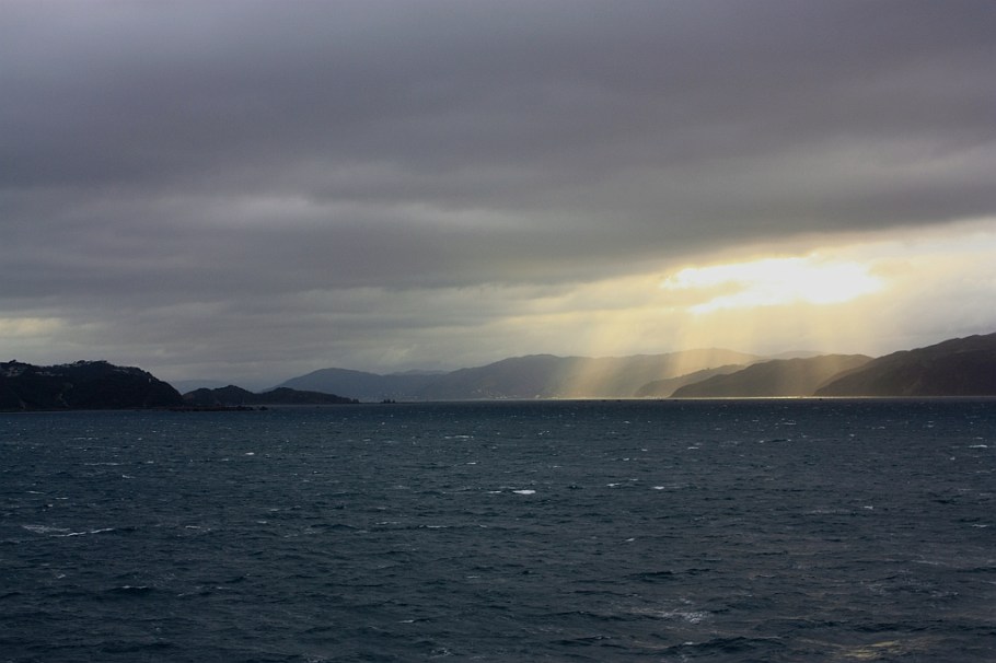 Shining on Wellington harbour (Port Nicholson), on board "Kaitaki" Interislander ferry from Wellington to Picton, New Zealand, fotoeins.com