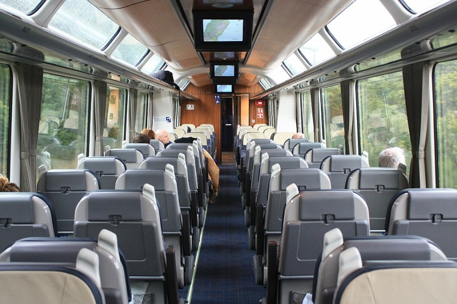 KiwiRail Coastal Pacific train, Picton to Christchurch, South Island, New Zealand, fotoeins.com