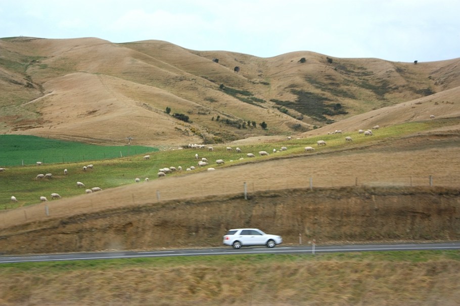 KiwiRail Coastal Pacific train, Picton to Christchurch, South Island, New Zealand, fotoeins.com