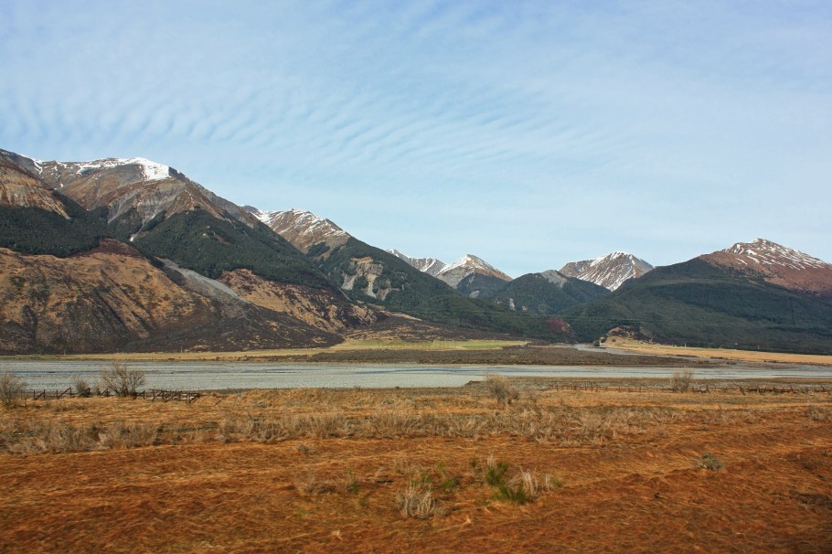 Waimakariri River, from TranzAlpine train from Christchurch to Greymouth, fotoeins.com