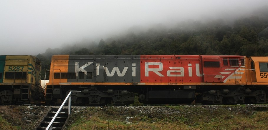 Arthur's Pass, TranzAlpine train from Christchurch to Greymouth, fotoeins.com