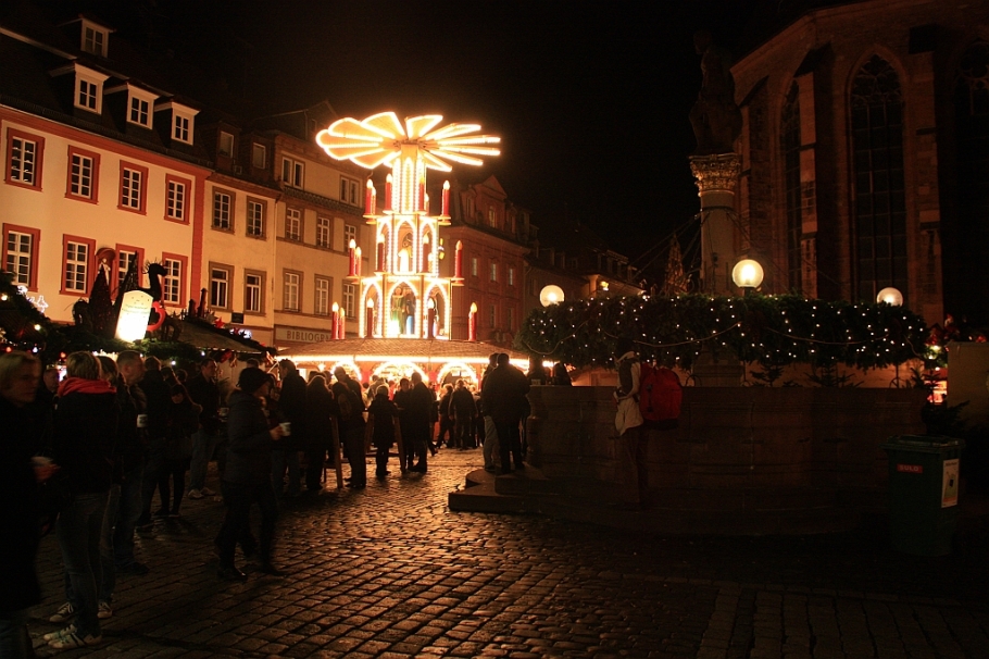 Christmas pyramid, Marktplatz, Heidelberg, Germany, fotoeins.com