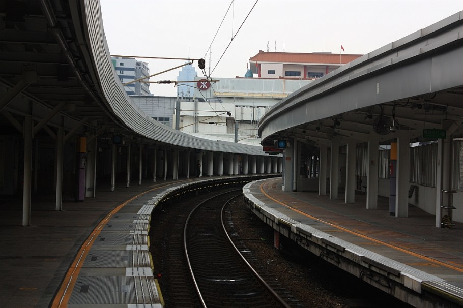 Lo Wu MTR station: border crossing to Shenzhen China, Lo Wu, Hong Kong