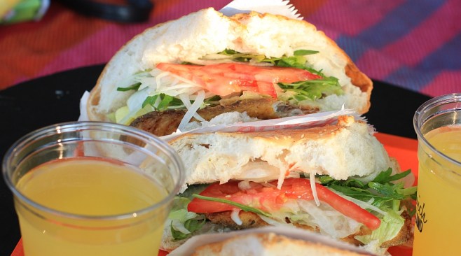 Meral's Imbiss, Mainufer, Frankfurt am Main, Germany, fotoeins.com