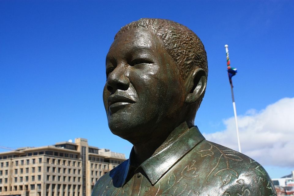 Nelson Mandela statue, Nobel Plaza, Victoria & Alfred Waterfront, Cape Town