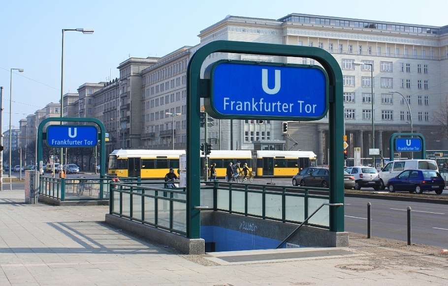 Blue U, Frankfurter Tor, Friedrichshain, Berlin, Germany, fotoeins.com