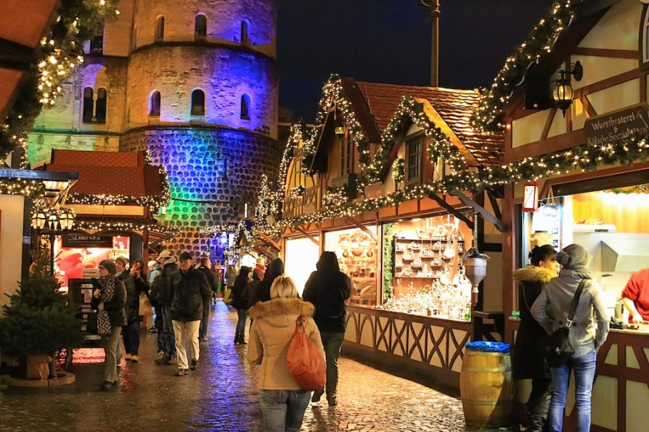 Nikolausdorf auf dem Rudolphplatz, Weihnachtsmarkt, Rudolphplatz, Köln, Germany, fotoeins.com