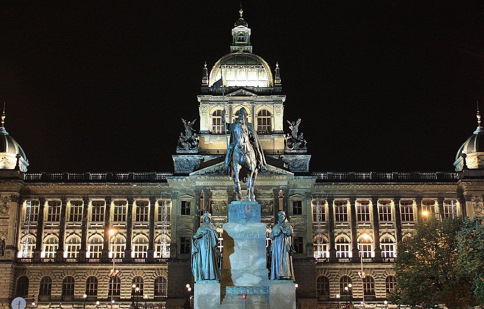 Pomník svatého Václava, Václavské náměstí, St. Wenceslas memorial, Wenceslas Square, Prague, Praha, Czech Republic, fotoeins.com