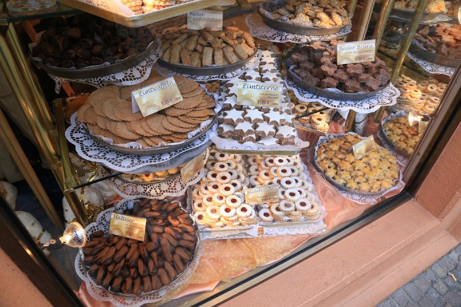 Weihnachten, Backwaren, Cafe Gundel, Karlsplatz, Hauptstrasse 212, Heidelberg, Germany, fotoeins.com