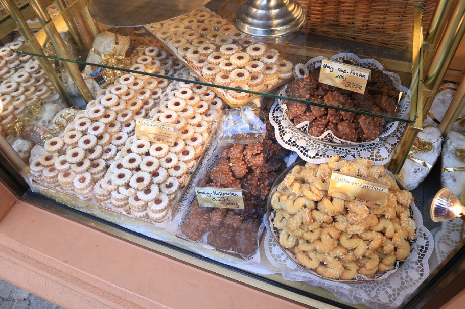 Weihnachten, Backwaren, Cafe Gundel, Karlsplatz, Hauptstrasse 212, Heidelberg, Germany, fotoeins.com
