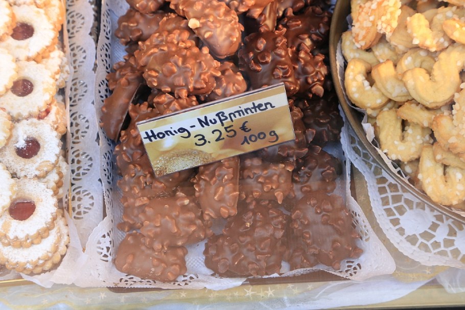 Weihnachten, Backwaren, Cafe Gundel, Karlsplatz, Hauptstrasse 212, Heidelberg, Germany, fotoeins.com