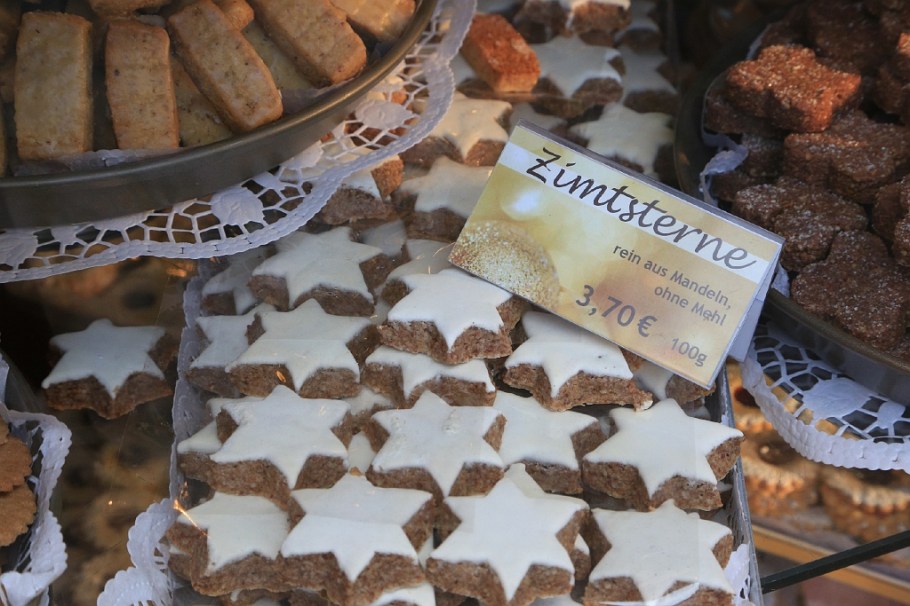 Weihnachten, Backwaren, Cafe Gundel, Karlsplatz, Hauptstrasse 212, Heidelberg, Germany, fotoeins.com
