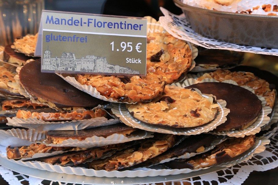 Weihnachten, Backwaren, Cafe Gundel, Karlsplatz, Hauptstrasse 212, Heidelberg, Germany, fotoeins.com