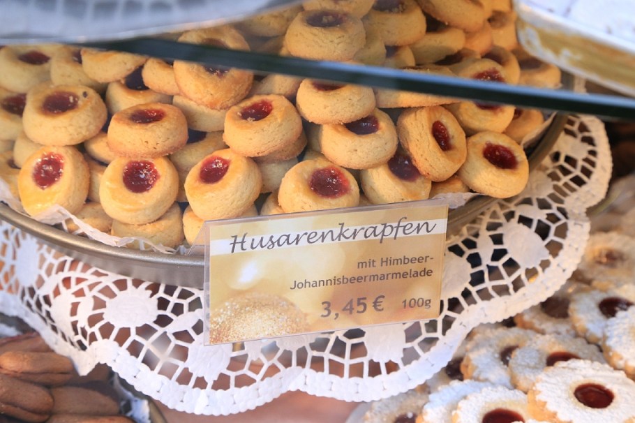 Weihnachten, Backwaren, Cafe Gundel, Karlsplatz, Hauptstrasse 212, Heidelberg, Germany, fotoeins.com