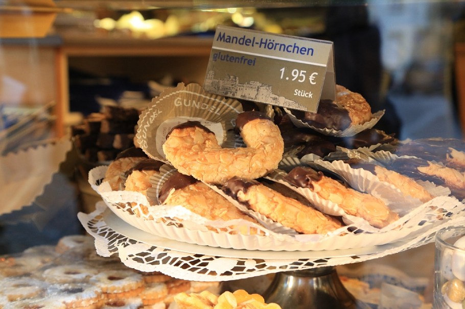 Weihnachten, Backwaren, Cafe Gundel, Karlsplatz, Hauptstrasse 212, Heidelberg, Germany, fotoeins.com