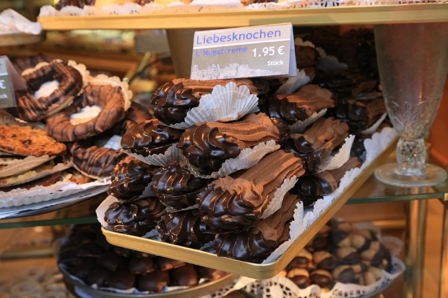 Weihnachten, Backwaren, Cafe Gundel, Karlsplatz, Hauptstrasse 212, Heidelberg, Germany, fotoeins.com