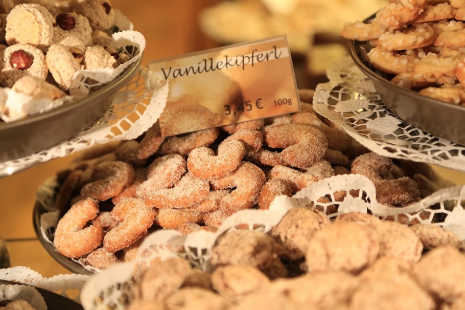 Weihnachten, Backwaren, Cafe Gundel, Karlsplatz, Hauptstrasse 212, Heidelberg, Germany, fotoeins.com