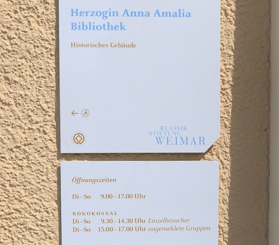 This is the place Herzogin Anna Amalia Bibliothek, Duchess Anna Amalia Library, Weimar, Germany, UNESCO World Heritage Site, Weltkulturerbe, fotoeins.com