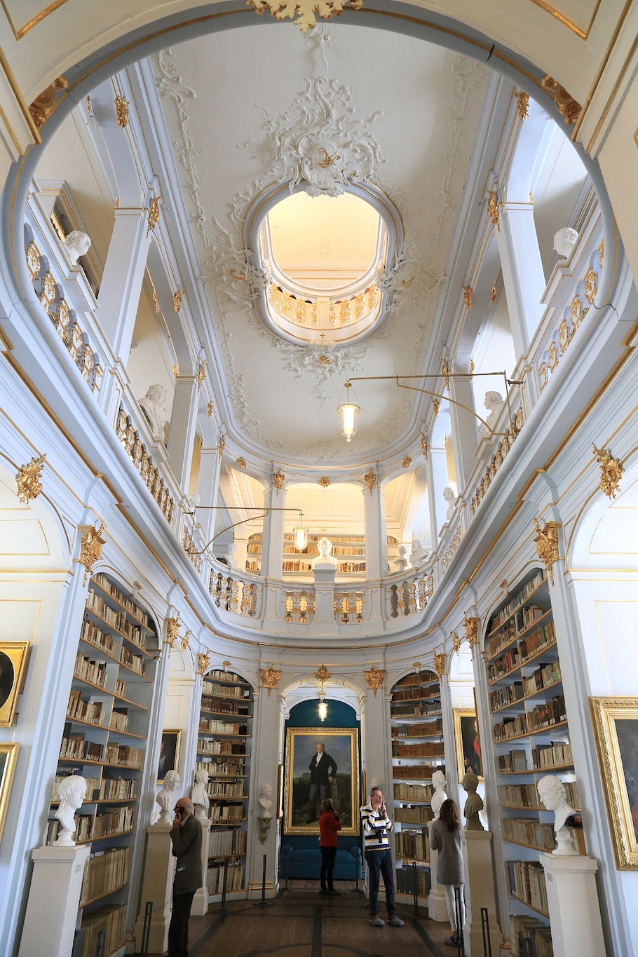 Entering the Rococo Hall Rokokosaal, Herzogin Anna Amalia Bibliothek, Rococo Hall, Duchess Anna Amalia Library, Weimar, Germany, UNESCO World Heritage Site, Weltkulturerbe, fotoeins.com