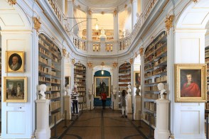 Rokokosaal, Herzogin Anna Amalia Bibliothek, Rococo Hall, Duchess Anna Amalia Library, Weimar, Germany, UNESCO World Heritage Site, Weltkulturerbe, fotoeins.com