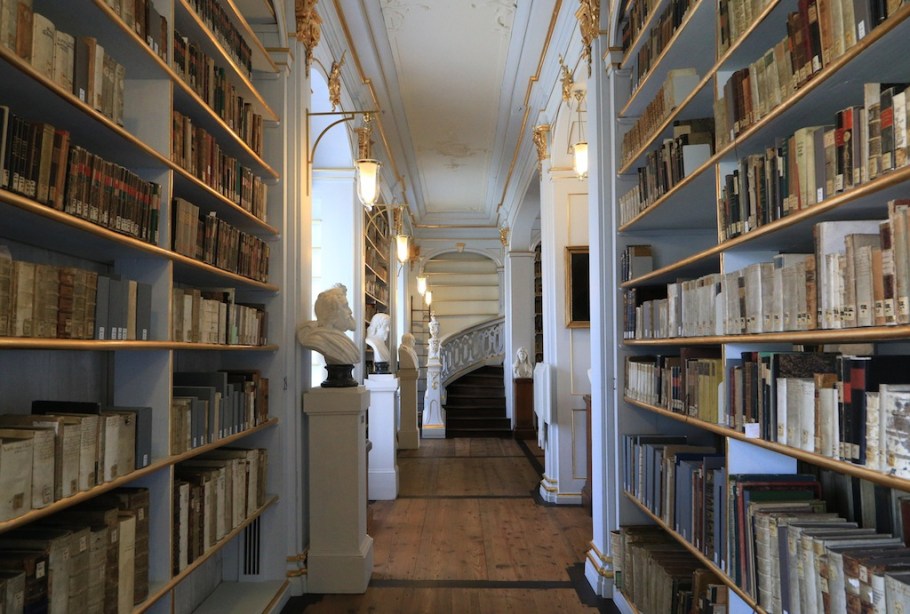 Rococo Hall, side passage Rokokosaal, Herzogin Anna Amalia Bibliothek, Rococo Hall, Duchess Anna Amalia Library, Weimar, Germany, UNESCO World Heritage Site, Weltkulturerbe, fotoeins.com