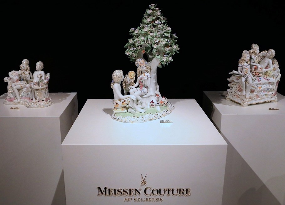 Meissen Couture art collection, Haus Meissen, Meissener Porzellan, Staatliche Porzellan-Manufaktur Meissen, Meissen, Sachsen, Saxony, Germany, fotoeins.com
