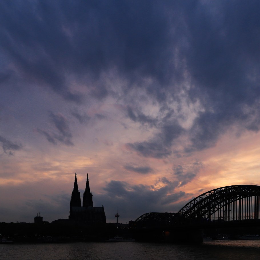 Rheinboulevard, Kennedy-Ufer, Rhein, Rhine, Kölner Dom, Cologne Cathedral, Hohenzollernbrücke, Cologne, Köln, Germany, Deutschland, fotoeins.com