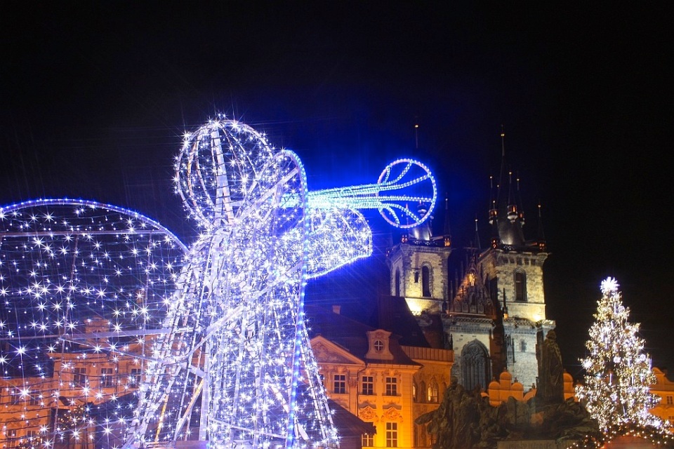 Angel of light, Christmas market, Vánoční trhy na Staroměstském náměstí, Vánoční trhy, Staroměstském náměstí, Old Town Square, Praha, Prague, Czech Republic, fotoeins.com