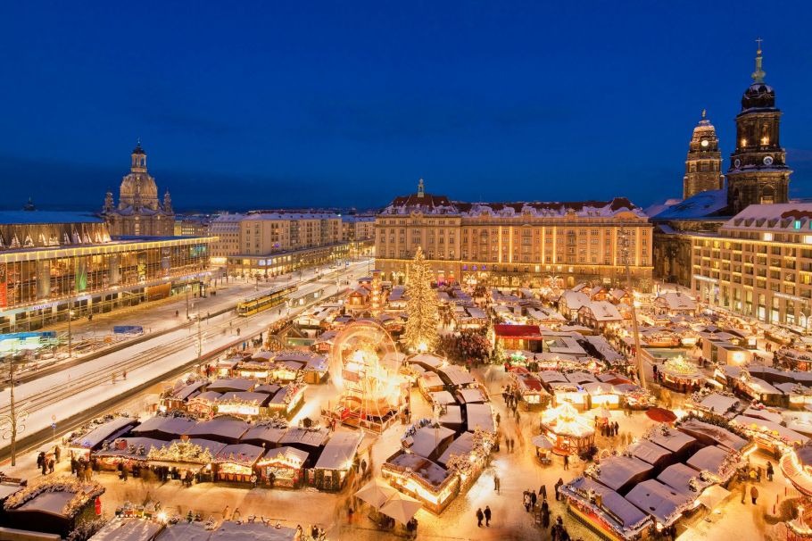 Striezelmarkt, Christmas market, photo by Sylvio Dittrich, for Tourismus Marketing Gesellschaft Sachsen