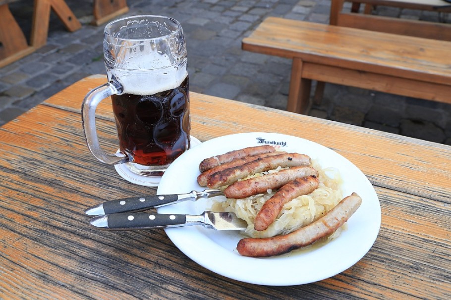 Regensburg: Wurstkuchl, historic sausage kitchen | Fotoeins Fotografie