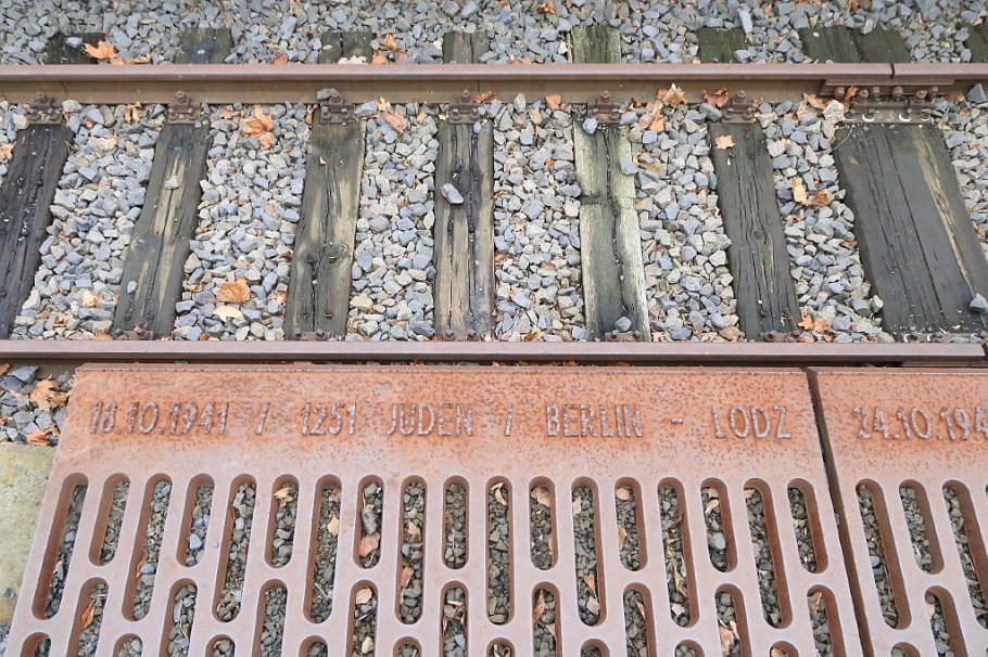 Mahnmal Gleis 17, Berlin Grunewald, Gueterbahnhof Grunewald, Bahnhof Grunewald, Memorial at platform 17, Grunewald station, Grunewald, Berlin, Germany, fotoeins.com