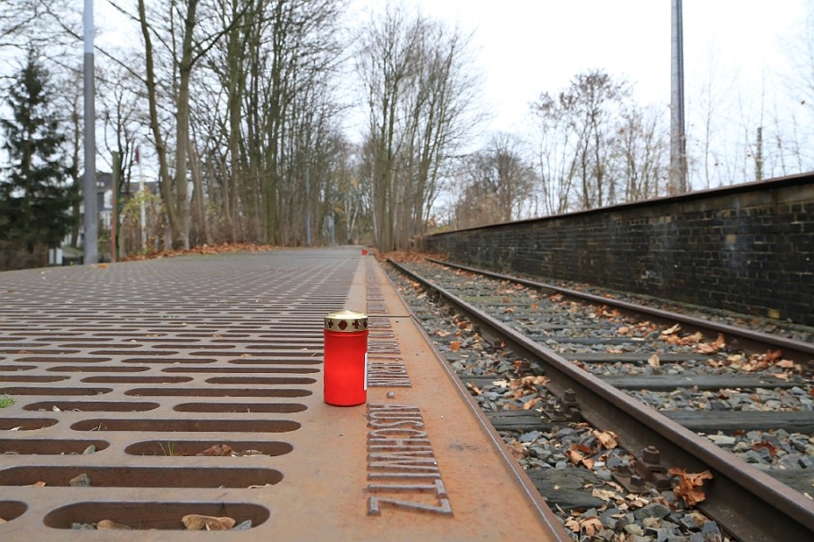 Mahnmal Gleis 17, Berlin Grunewald, Gueterbahnhof Grunewald, Bahnhof Grunewald, Memorial at platform 17, Grunewald station, Grunewald, Berlin, Germany, fotoeins.com