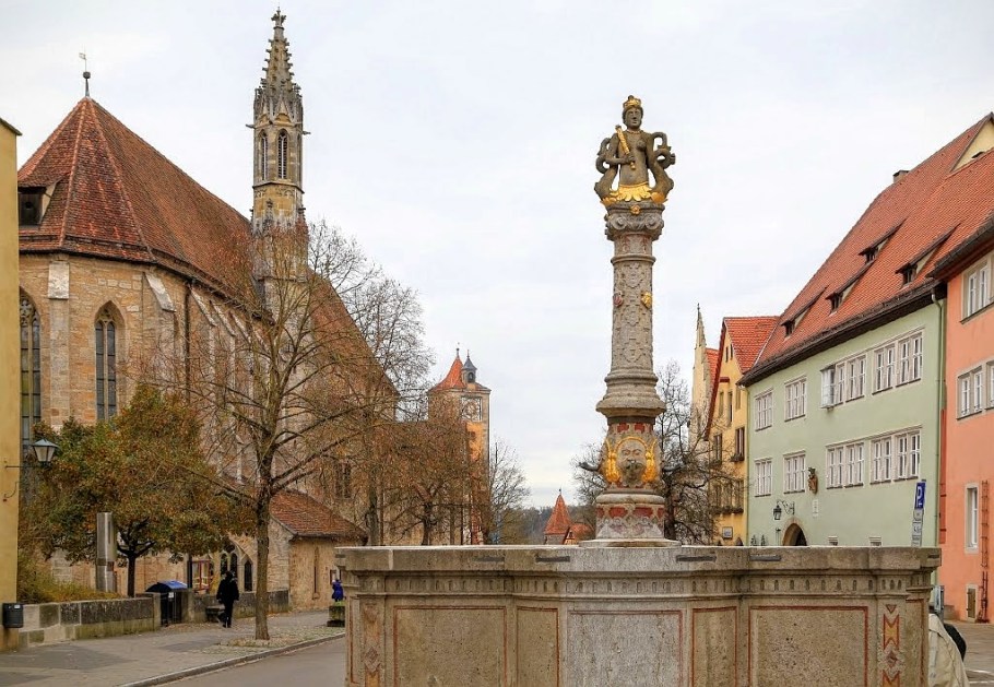 Herrnbrunnen, Herrngasse, Rothenburg ob der Tauber, Middle Franconia, Mittelfranken, Bayern, Bavaria, Germany, fotoeins.com