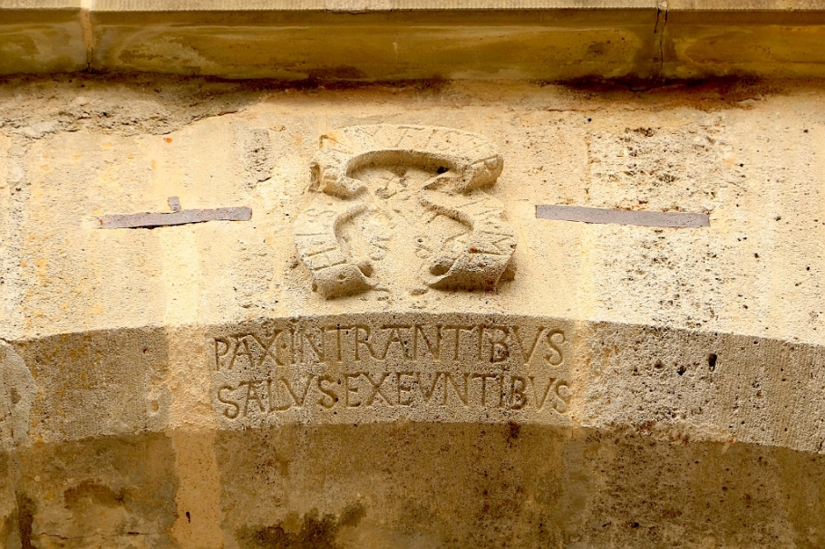 Latin inscription, outer gate, Spitalbastei, Spital Bastion, Rothenburg ob der Tauber, Middle Franconia, Mittelfranken, Bayern, Bavaria, Germany, fotoeins.com