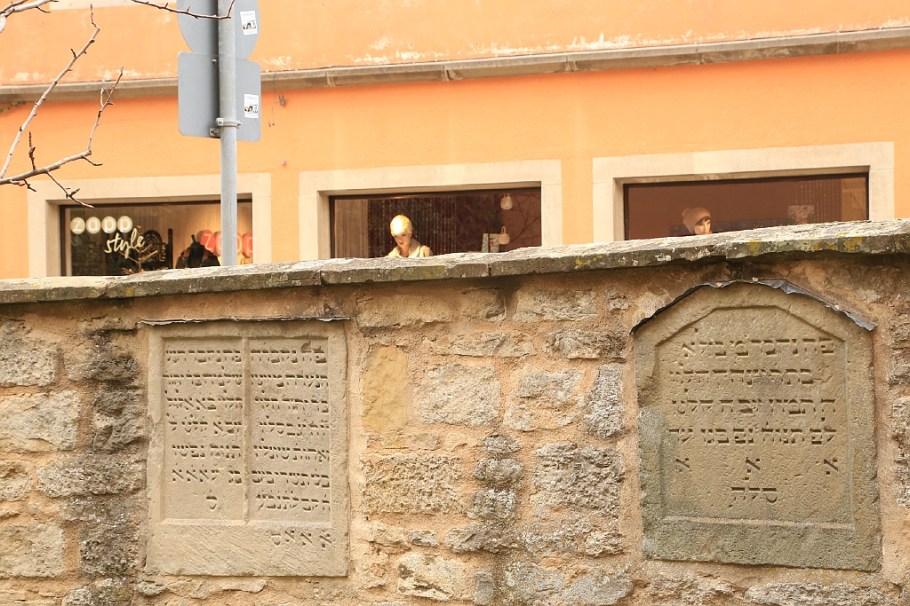 Rabbi-Meir-Gärtchen, Judentanzhaus, Weisser Turm, Rothenburg ob der Tauber, Germany, fotoeins.com