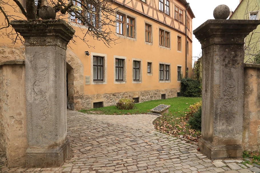Rabbi-Meir-Gärtchen, Judentanzhaus, Weisser Turm, Rothenburg ob der Tauber, Germany, fotoeins.com