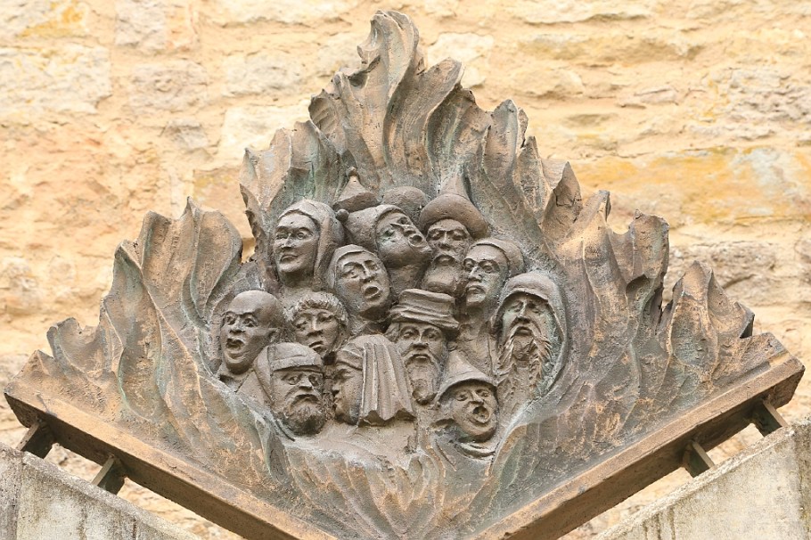 Pogrom-Gedenkstein, Burggarten, Altstadt, Rothenburg ob der Tauber, Germany, fotoeins.com