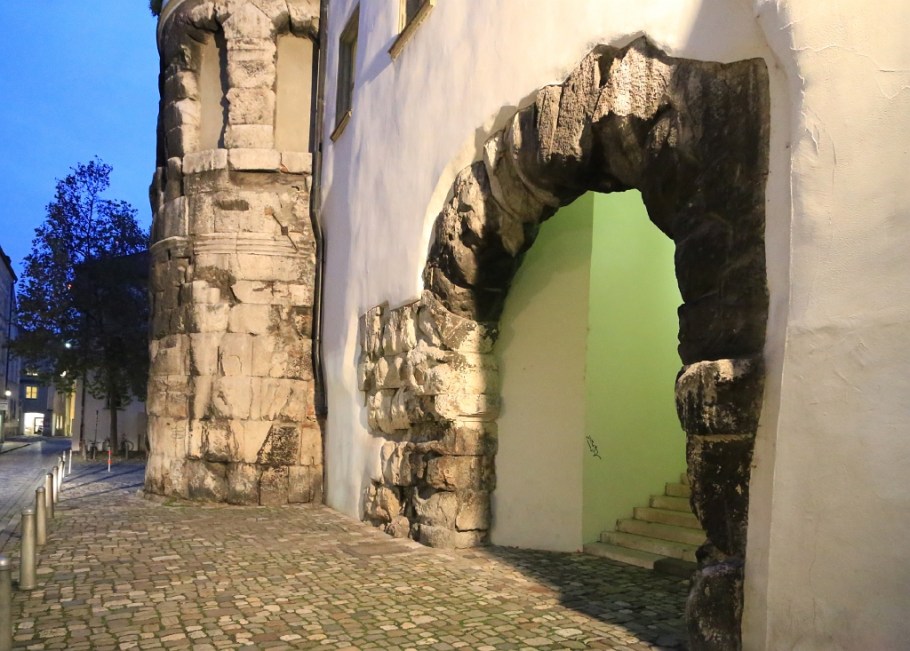 Porta Praetoria, Castra Regina, Roemerlager, Regensburg, Germany, UNESCO World Heritage Site, fotoeins.com