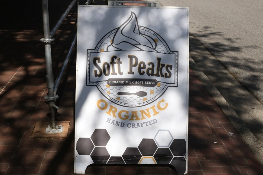 Gastown Food Tour, Taste Vancouver Food Tours, Gastown, Vancouver, BC, Canada, fotoeins.com