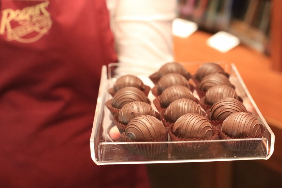 Gastown Food Tour, Taste Vancouver Food Tours, Gastown, Vancouver, BC, Canada, fotoeins.com