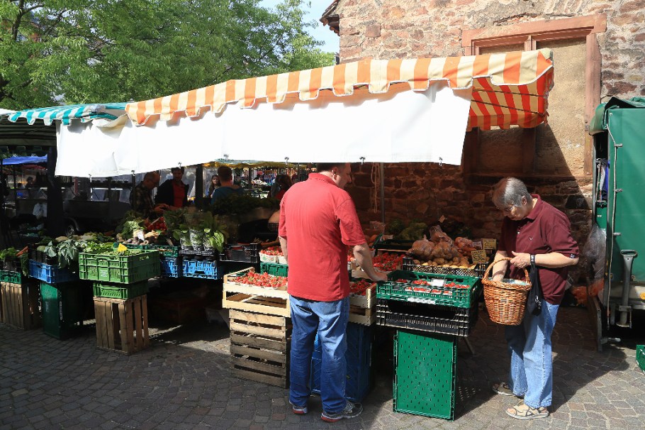 Wochenmarkt, Saturday farmers market, Neuenheimer Markt, Markplatz, Neuenheim, Heidelberg, Germany, fotoeins.com
