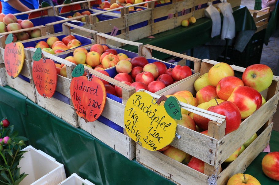Wochenmarkt, Saturday farmers market, Neuenheimer Markt, Markplatz, Neuenheim, Heidelberg, Germany, fotoeins.com