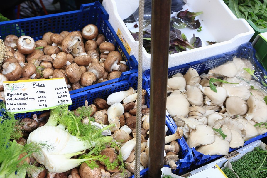 Wochenmarkt, Saturday farmers market, Neuenheimer Markt, Markplatz, Neuenheim, Heidelberg, Germany, fotoeins.com