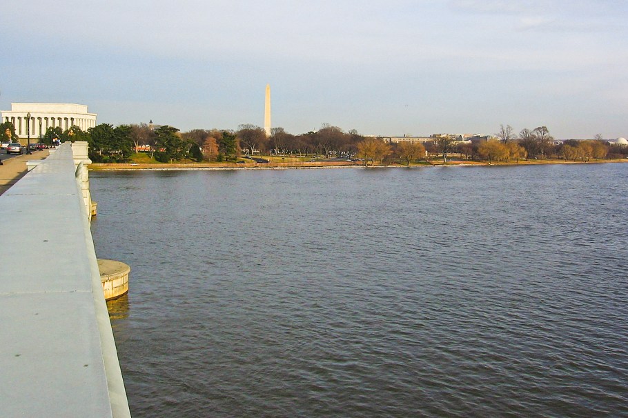 Potomac river, Arlington Memorial Bridge, Lincoln Memorial, Washington Monument, Jefferson Memorial, Washington, DC, USA, fotoeins.com