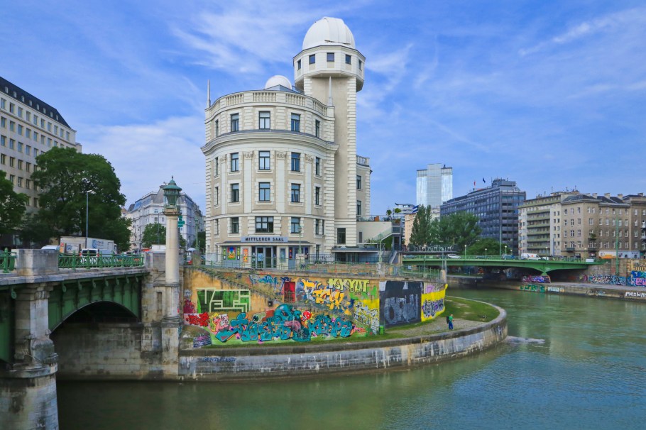 Urania, Wienfluss, Wien river, Danube, Donau, Wien, Oesterreich, Vienna, Austria, fotoeins.com